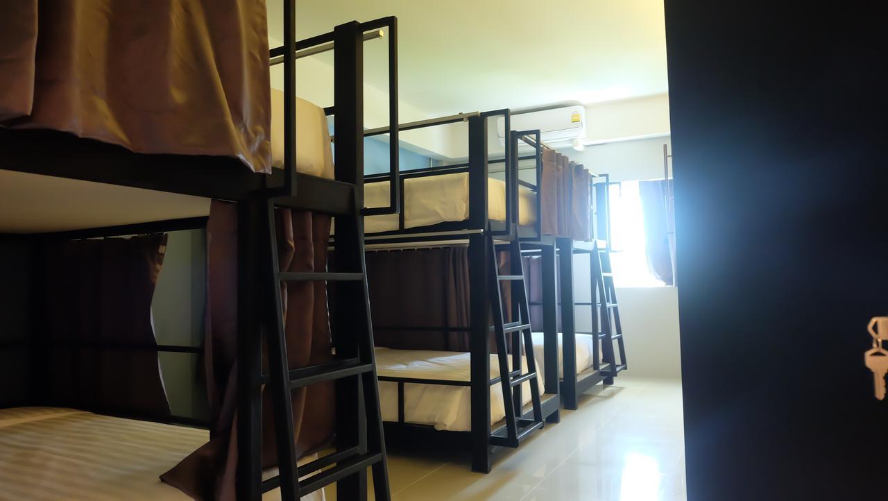 Airport Hostel Phuket Nai Yang Beach Kültér fotó